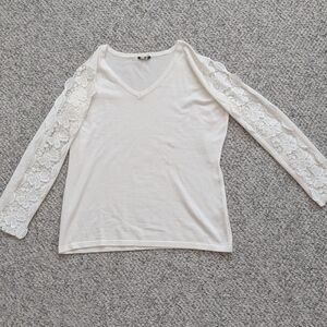 Vila Milano Womens (XL) Off-White V-Neck Sweater w/Full Sleeve Crochet Cut-Outs
